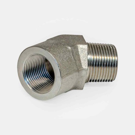 Raccord coude 45° femelle 1/2″ vers mâle 1/2″ pour alimentation flexible pulvérisateur agricole, branchement pompe sur pompe à lisier, maintenance automatisme portail industriel, montage sur vérin mini-pelle Kubota, réparation arroseur pivot d’irrigation