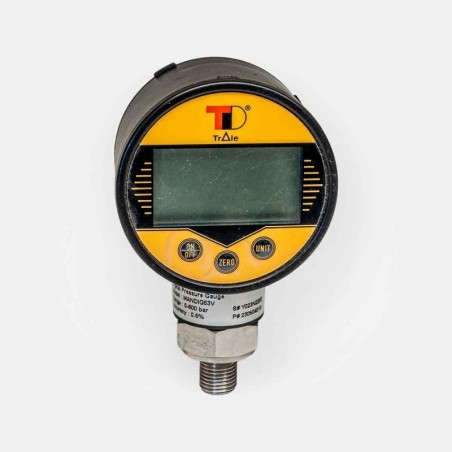 Manomètre digital D63 0-600 bar, affichage numérique, raccord 1/4″ pour contrôle pression sur banc d’essai hydraulique, surveillance pompe de process industriel, instrumentation maintenance atelier mobile, test circuit agricole