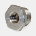 Adaptateur inox droit UMF 3/4″ mâle – 1/2″ femelle pour montage flexible alimentaire, raccordement pompe inox, maintenance circuit hydraulique atelier, branchement sur équipement agroalimentaire